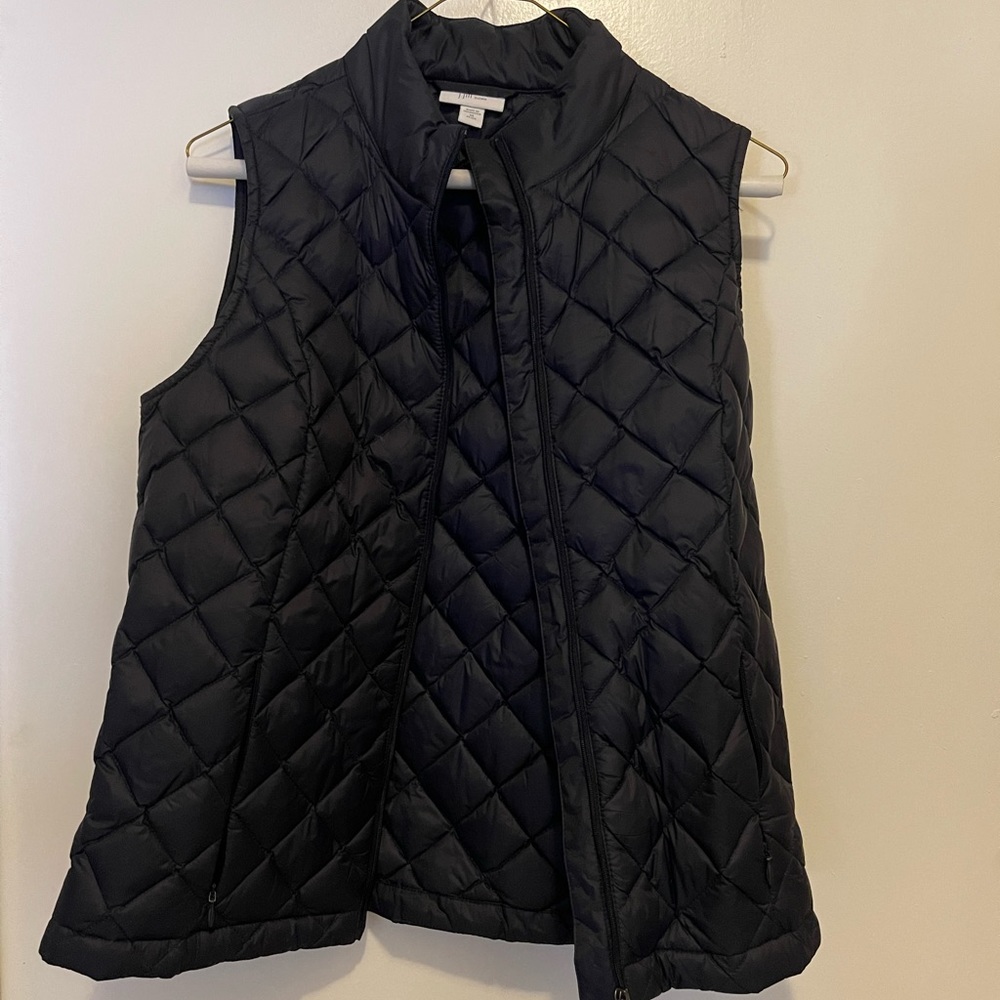 Down vest with zipper